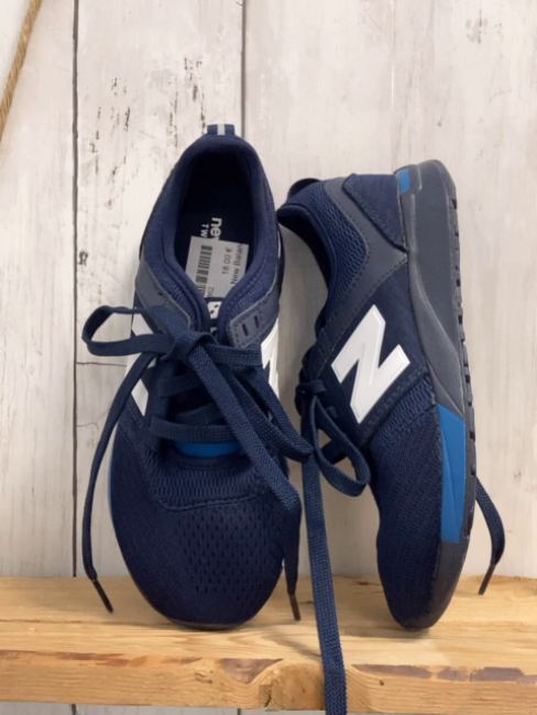 neu New Balance  Schuhe  Gr. 33  blau weiße Schrift 