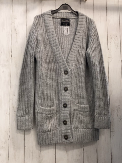 Zara  Strickjacke Gr. S grau braune Aufnäher an den Ellenbogen 