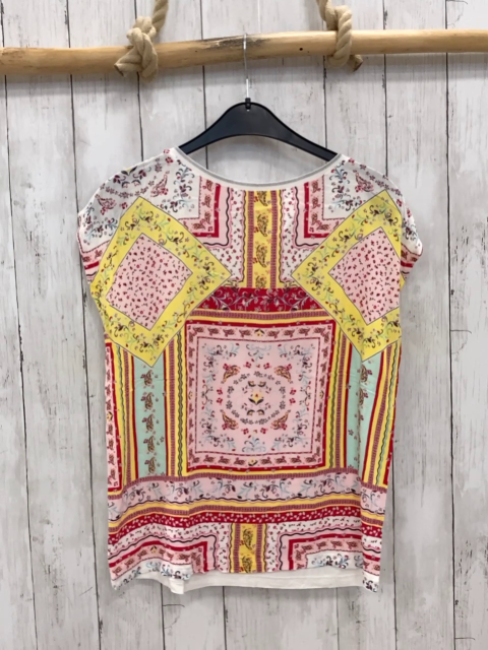 S´Oliver  T-Shirt  Gr. 152  weiß gelbr rosa rote Quadrate mit Blumen 