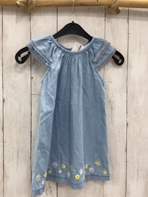  Kleid Gr. 92  hellblau Jeans gestickte Blumen