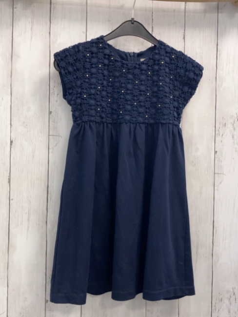 review Kleid Gr. 128  blau Häkelei goldene Perlen