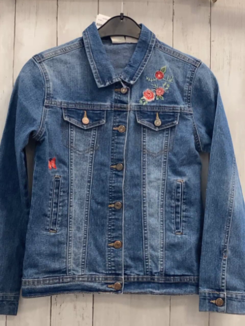 Manguun Jeansjacke  Gr. 152  blau Blumen 
