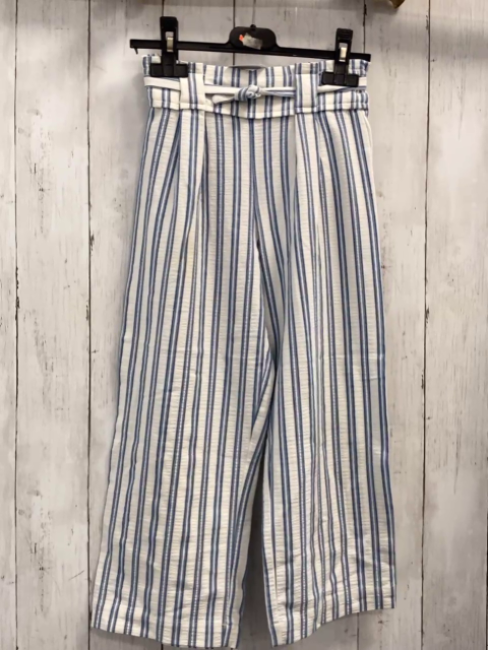 Zara  Hose  Gr. 122  weiß blaue Streifen Sruktur 