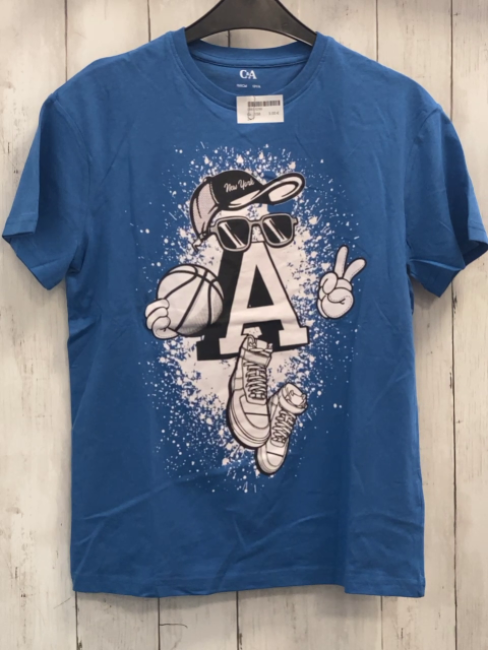  T-Shirt  Gr. 158  hellblau "A"mit Kappe Ball weißes Händen