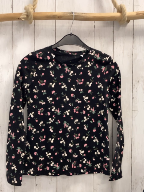   Langarmshirt  Gr. 146/152  schwarz Blumen 