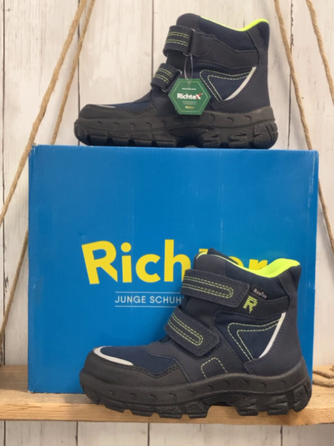 neu Richter  Boots  Gr. 31  blau schwarze Sohle hellgrüne Nähte gefüttert 