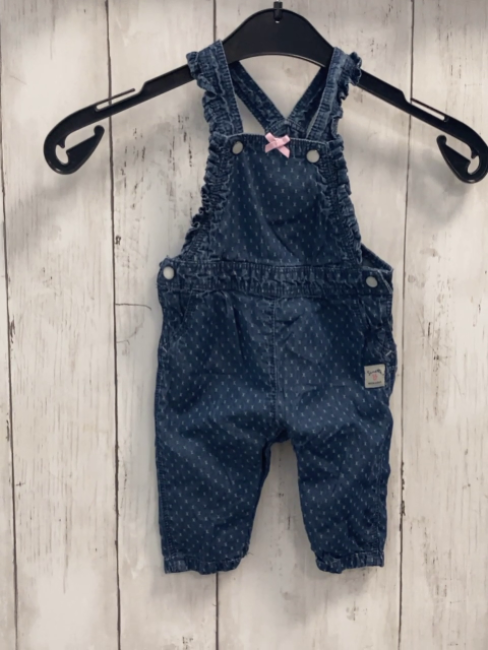 Sanetta  Latzhose  Gr. 62  blau Jeans silber Kreuze Rüschen an den Trägern 