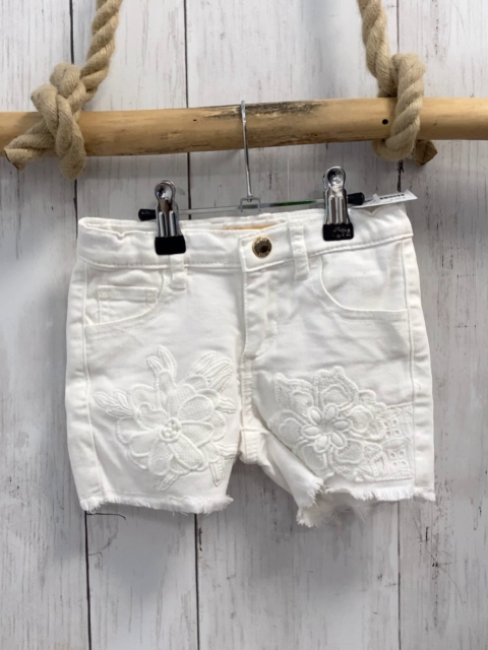 Guess  Shorts  Gr. 104  weiß gestickte Blumen Bund verstellbar 