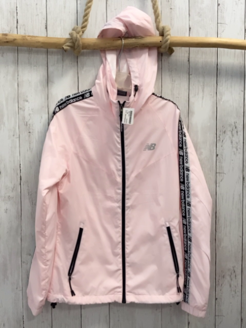 New Balance  Jacke Gr. S  rosa Kapuze schwarz weißes Band mit Schrift 