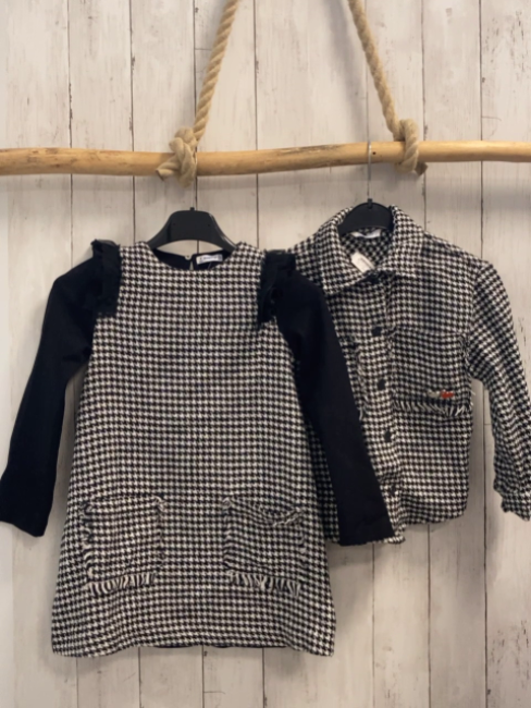 2tlg Mayoral  Kleid + Jacke  Gr. 116  weiß schwarz gemustert schwarze Ärmel Rüschen + weiß schwarz gemustert 