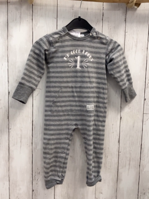 Feetje  Schlafanzug  Gr. 74  grau hellgraue Streifen weiße Schrift 