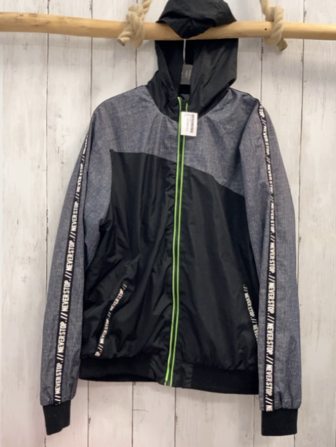   Jacke  Gr. 146/152  schwarz + grau hellgrau meliert hellgrüner bund schwarzes Band mit weißer Schrift 