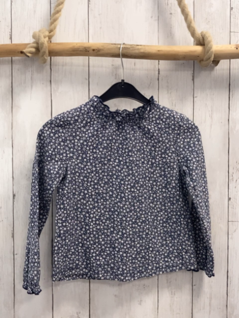 Okaidi Langarmshirt  Gr. 116  blau weiße Blumen Rüschenkragen 