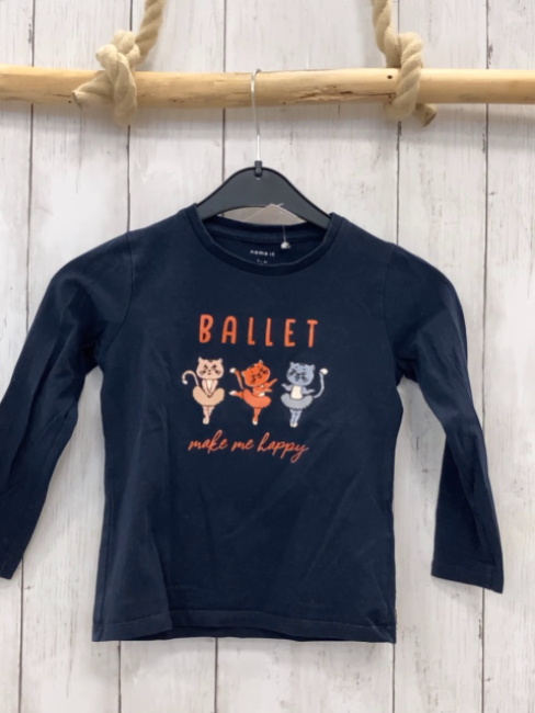 Name It  Langarmshirt  Gr. 104  blau Katzen orange Schrift 