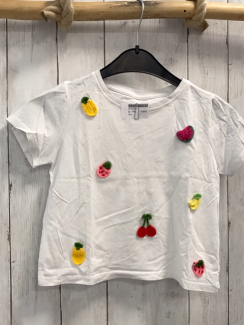   T-Shirt Gr. 116  weiß bunte Häkelbilder 