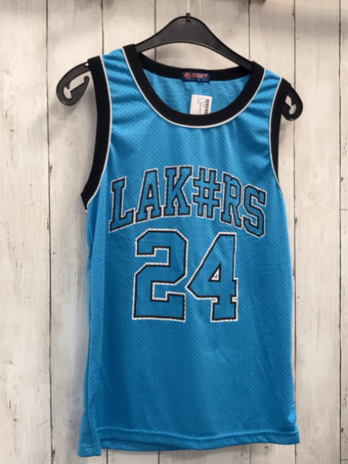   Sporttop  Gr. 158/164  hellblau Liochmuster schwarz weißer Bund + Schrift 