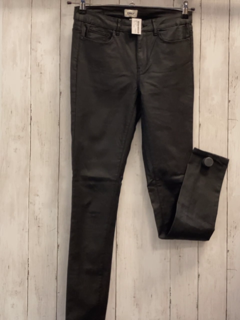 Only  Hose  Gr. 32  schwarz lederoptik 