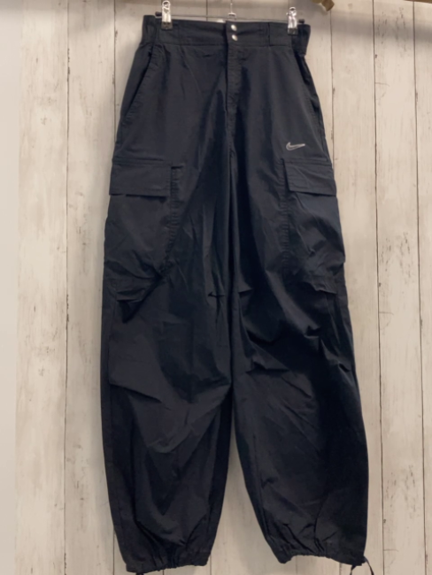 Nike Hose Gr. XS schwarz weites Bein