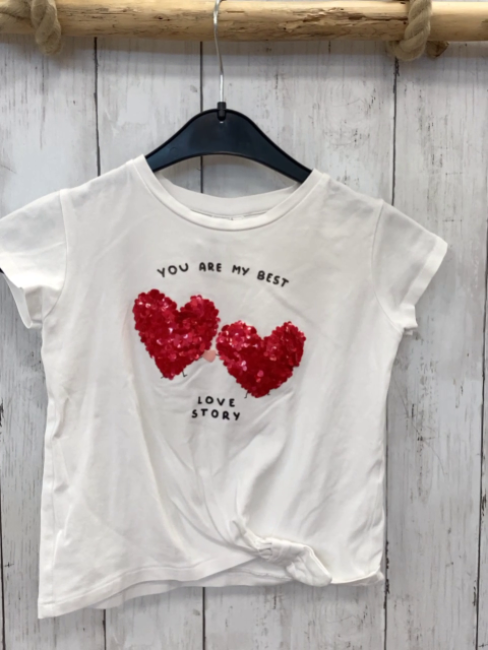 zara T-Shirt Gr. 110  weiß Pailettenherzen kurz geschnitten