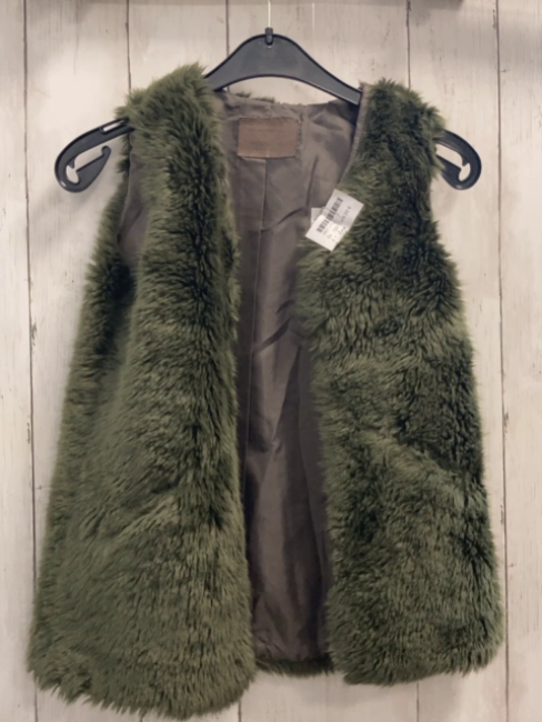 Zara  Weste  Gr. 128  oliv Plüsch 
