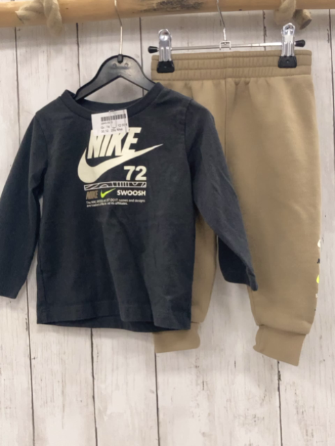 2tlg Nike Langarmshirt + Jogginghose Gr. 74  grau Schrift + beige 
