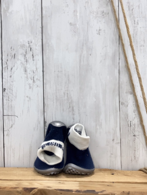 Leguano  Barfußschuhe  Gr. 24  blau weiß Strick graue Gummisohle 