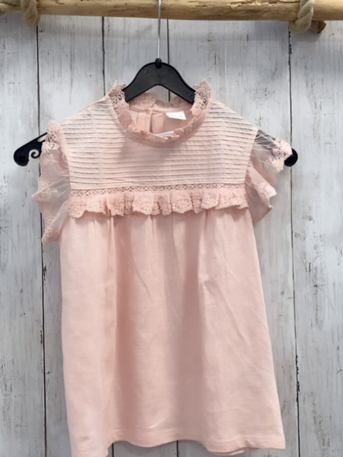Next  T-Shirt  Gr. 122  rosa Rüschen mit Stickerei Rippen 