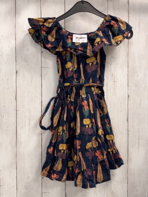   Kleid  Gr. 104  blau bunter Druck Rüschenkragen 