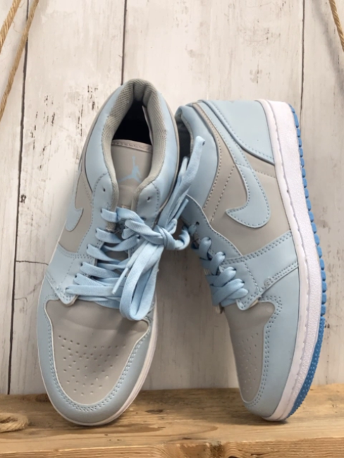 Nike Schuhe Gr. 39  hellblau grau