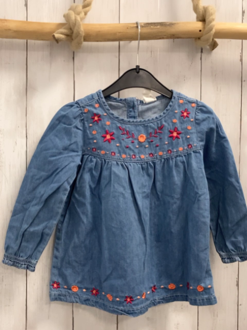 Alana  Bluse  Gr. 98  blau Jeans gestickte Blumen 