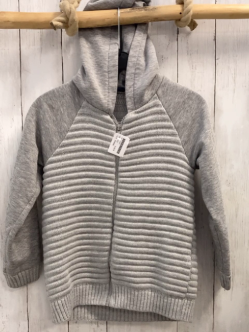 Waikiki  Sweatjacke  Gr. 122  hellgrau Rippen Kapuze 