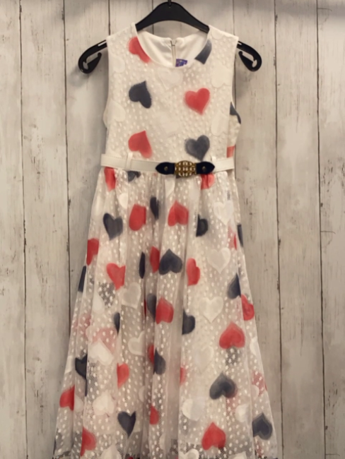   Kleid  Gr. 146/152  weiß zweilagig Lochstickerei grau weiß rote Herzen Gürtel +