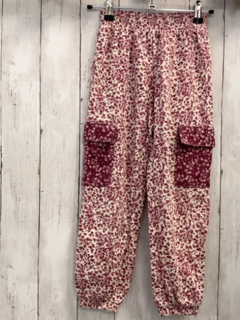 Zara  Hose  Gr. 128  weiß rosa pflaume Blumen 