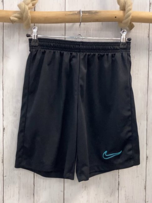 Nike  Sportshorts  Gr. 146  schwarz hellblaues Label 