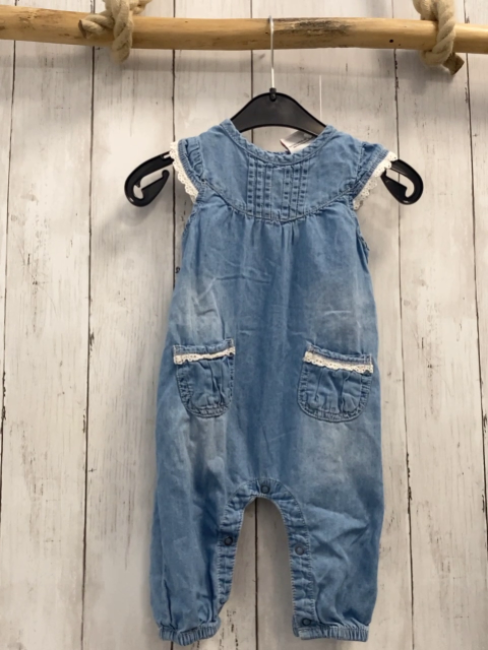   Jumpsuit  Gr. 68  blau Jeans weiße Borten mit Lochmuster 