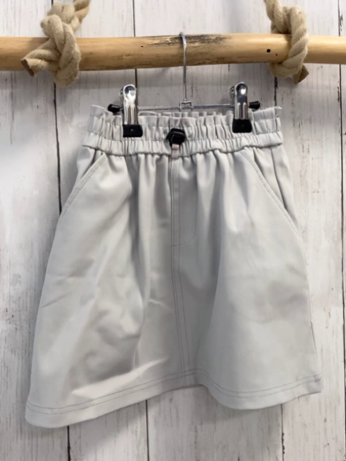 Zara  Rock Gr. 122  hellgrau 