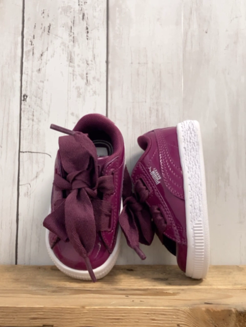 Puma  Schuhe  Gr. 20  pflaume Lack weiße Sohle 