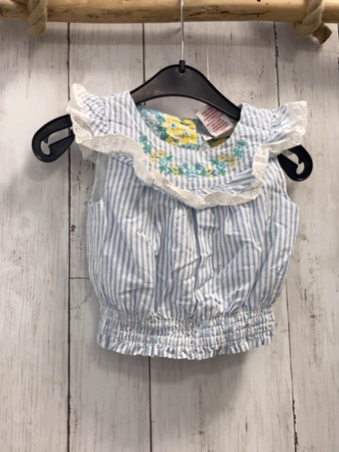 Tommy Bahama  Sommerbluse  Gr. 92  hellblau weiße Streifen gestickte Blumen weiße Rüschen mit Lochstickerei 