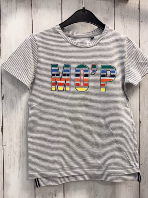 Marc O´Polo T-Shirt  Gr. 116  grau hellgraue Streifen bunte Schrift 