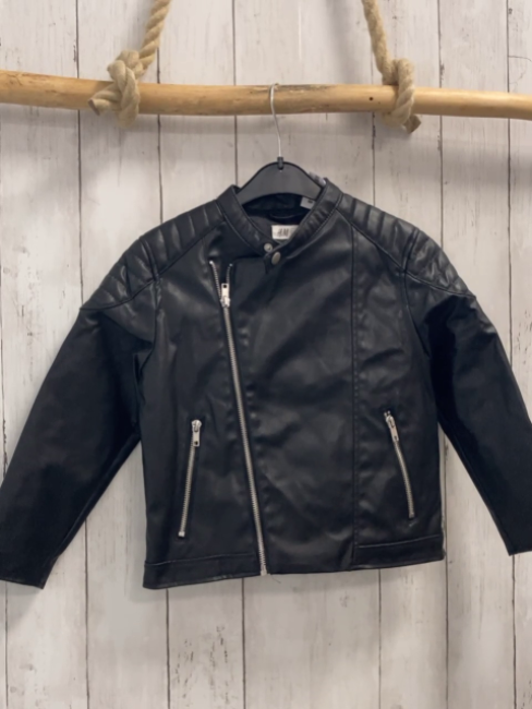 H&M  Jacke  Gr. 116  schwarz lederoptik silber Reißverschlüsse 