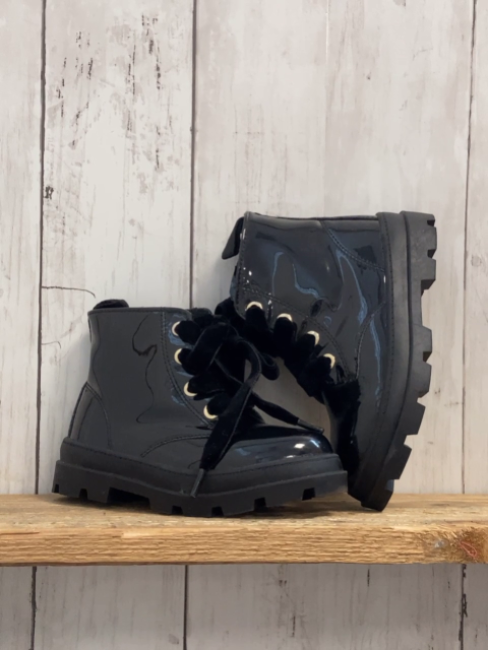 H&M  Boots  Gr. 24  schwarz Lack 