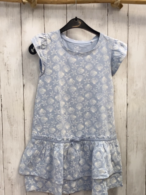 neu  Kleid  Gr. 128  helblalu weiße Muschlen 
