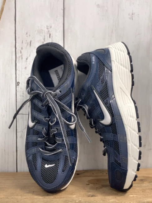 neu Nike  Schuhe  Gr. 34  blau grau weiße Sohe 