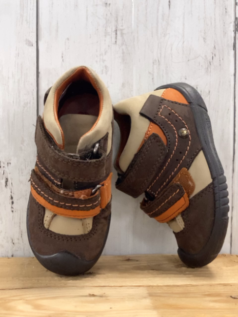 Elefanten  Schuhe  Gr. 20  braun orange beige 