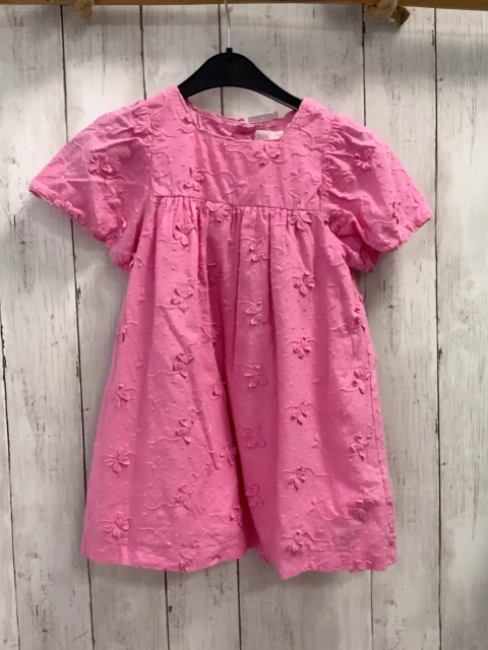 Zara  Kleid  Gr. 110  rosa Schmetterlinge Noppen 