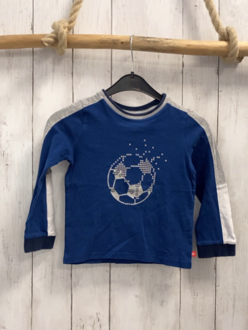 Okaidi Langarmshirt Gr. 104  blau grauer Streifen am Ärmel Fußball