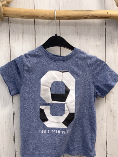 H&M T-Shirt Gr. 98  hellblau meliert Zahl