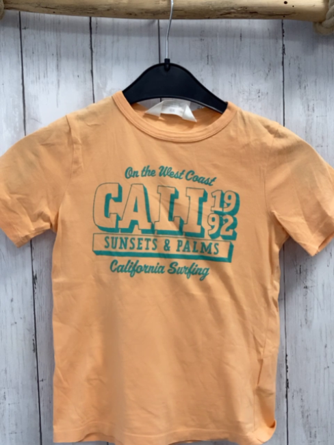 H&M T-Shirt Gr. 110  orange grüne Schrift