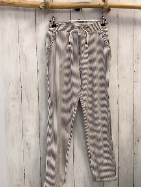 neu  Hose  Gr. 140  weiß dunkelblaue Streifen Gummizugbund mit weißer Kordel NP 12,99 €  