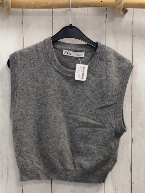 Zara  Pullunder  Gr. 152  grau Strick